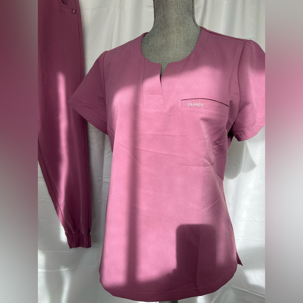 Jaanuu scrub top size medium